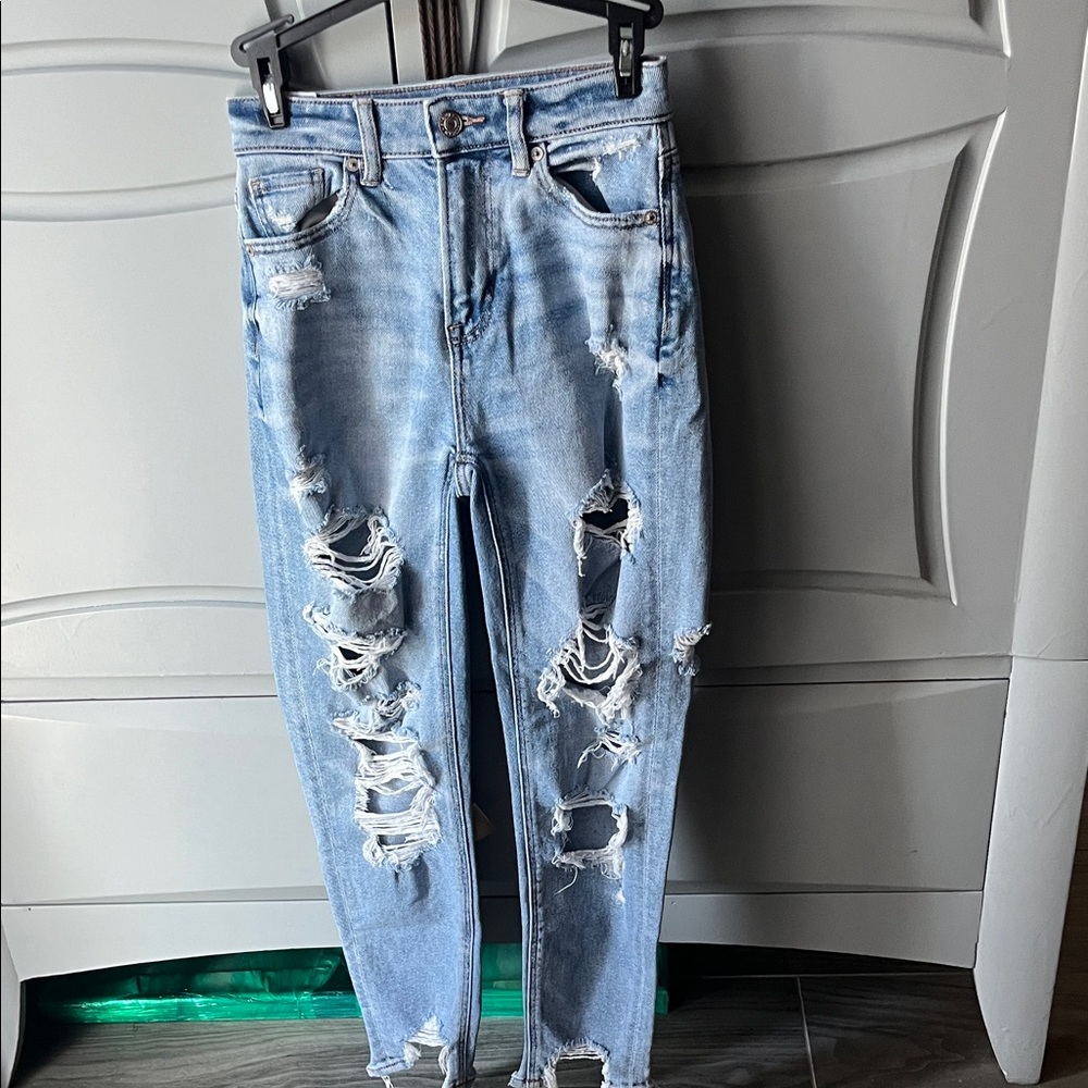 Distressed Light Blue American Eagle Women's Jeans Youth or Teen size 000